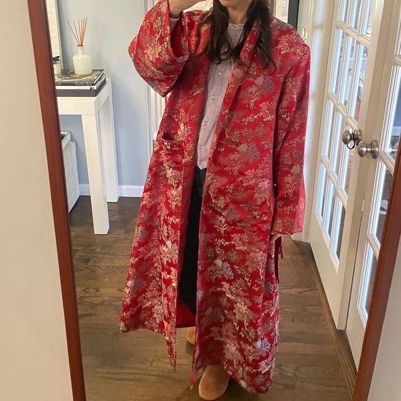 Red Satin Chinese Robe or Kimono - Picture 3 of 10